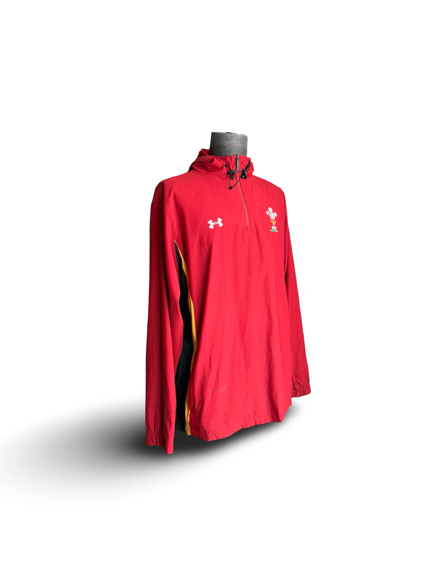 Rugby Union Wales WRU National Team Under Armour 1/4 Zip Track Jacket Size XL